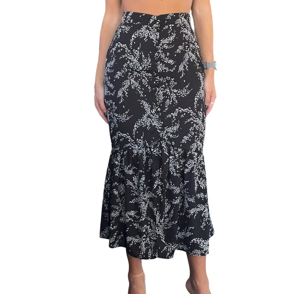 Entro Women’s Sz Small Black White Floral Print Button Front Fishtail Midi Skirt